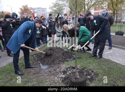 Non exclusif: KIEV, UKRAINE - 11 NOVEMBRE 2020 - Ambassadeur extraordinaire et plénipotentiaire de la République de Turquie en Ukraine Yagmur Ahmet Guld Banque D'Images