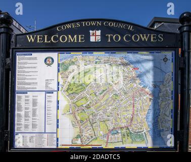 carte d'informations touristiques à cowes sur l'île de wight Banque D'Images