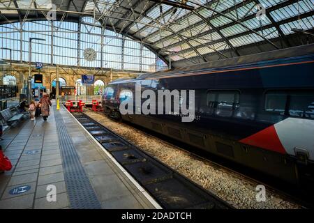 Avanti West Coast Pendalino train à la gare de Liverpool Lime Street Banque D'Images