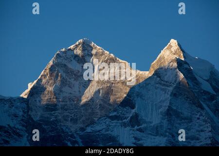 Géographie / Voyage, Népal, Solo Khumbu, Hinku Himal, Kang Taiga massif, droits-supplémentaires-décharge-Info-non-disponible Banque D'Images