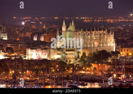 Géographie / Voyage, Espagne, Majorque, Palma, vue à Palma de Majorque avec la cathédrale la sanctifier sa, Additional-Rights-Clearance-Info-not-available Banque D'Images