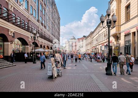 Moscou Russie 06 10 2019 : Arbat est une rue du quartier administratif central de Moscou (district d'Arbat). Banque D'Images