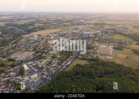 Vue aérienne de Saint-aignan-sur-cher, du vieux castel et du cher, dans le loir-et-cher Banque D'Images