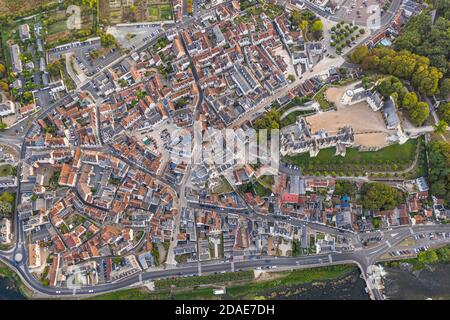 Vue aérienne de Saint-aignan-sur-cher, du vieux castel et du cher, dans le loir-et-cher Banque D'Images