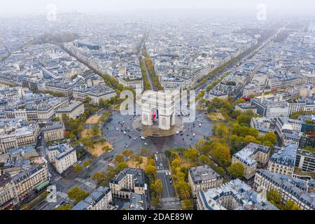 Vue aérienne de l'Arc de Triomphe, Paris Banque D'Images