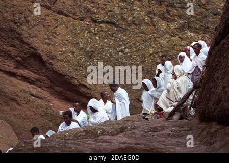 Pèlerins coptes chrétiens éthiopiens à Lalibela, en Éthiopie Banque D'Images