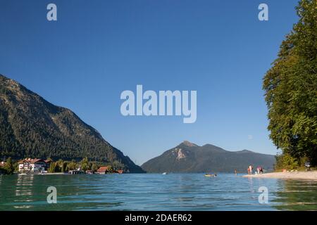 Géographie / Voyage, Allemagne, Bavière, Walchensee (lac Walchen), vue de la péninsule de Zwergern à travers, droits-supplémentaires-habilitation-Info-non-disponible Banque D'Images