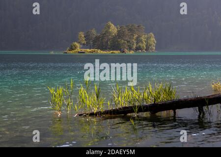 Géographie / voyage, Allemagne, Bavière, Grainau, isle in the Eibsee (lac), Grainau, haute-Bavière, Sout, droits-supplémentaires-déstockage-Info-non-disponible Banque D'Images