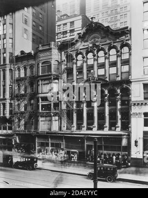 Vue extérieure du bâtiment Williams & Ferry sur State Street, Chicago, Illinois, 12 janvier 1914. Banque D'Images