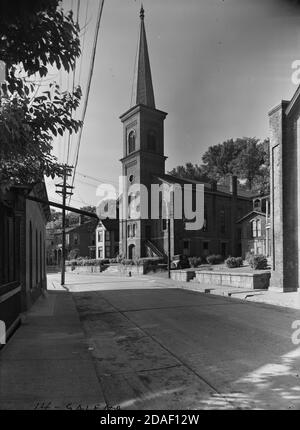 Première église épiscopale méthodiste de Galena, Illinois, située au 125 South Bench Street, vers 1923-1936. Banque D'Images