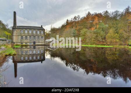 Millpond, Gibson Mill, Hardcastle Crags, Hebden Bridge, Pennines, West Yorkshire Banque D'Images