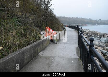 Après une semaine de fermeture de la promenade Beicin, le conseil du comté de Cork a ouvert la passerelle au public, les travaux sont encore en cours d'achèvement. Banque D'Images