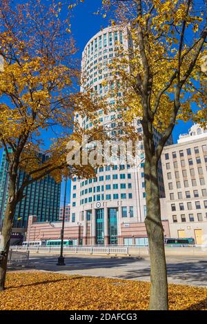 DETROIT, MI, États-Unis - 10 NOVEMBRE : 150 West Jefferson le 10 novembre 2020 dans le centre-ville de Detroit, Michigan. Banque D'Images