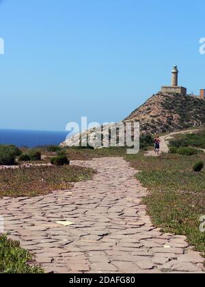 Île San Pietro, Sardaigne, Italie. Phare du Cap Sandalo Banque D'Images