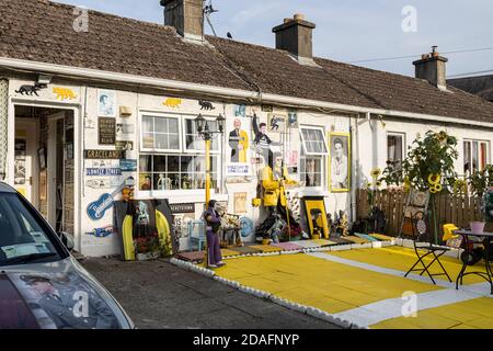 Elvis House, décorée de souvenirs et de drapeaux américains, à Kilkenny, dans le comté de Kilkenny, en Irlande Banque D'Images