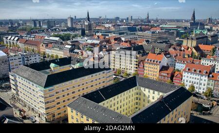 Vue en grand angle des anciens bâtiments de Copenhague, Danemark Banque D'Images