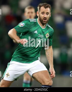 Niall McGinn, d'Irlande du Nord, lors du match de finale de l'UEFA Euro 2020 à Windsor Park, Belfast. Banque D'Images