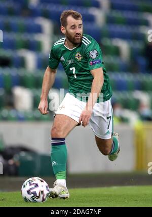 Niall McGinn, d'Irlande du Nord, lors du match de finale de l'UEFA Euro 2020 à Windsor Park, Belfast. Banque D'Images