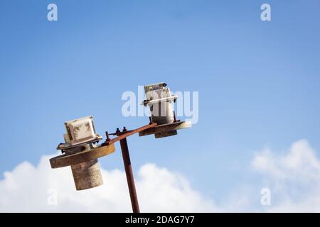 Vue de l'équipement récepteur faisant partie de l'antenne parabolique. Banque D'Images