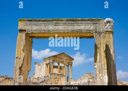 Capitole sur les ruines de Thugga, site classé au patrimoine mondial de l'UNESCO, Tunisie Banque D'Images