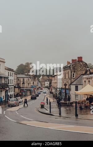 Frome, Royaume-Uni - 07 octobre 2020 : vue sur la rue Market place à Frome, une ville de marché dans le comté de Somerset célèbre pour son marché et son magasin indépendant Banque D'Images