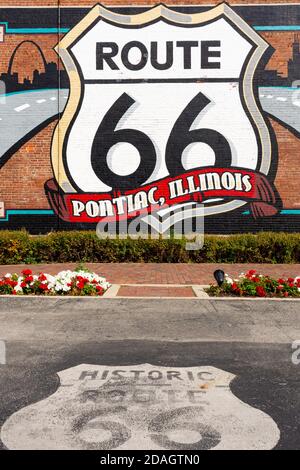 Pontiac, Illinois / États-Unis - 23 septembre 2020 : peinture murale de la route 66 à Pontiac, Illinois. Banque D'Images