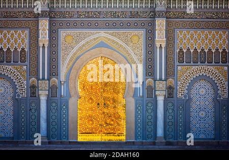 Porte du bonheur au Palais Royal, Rabat, Maroc Banque D'Images