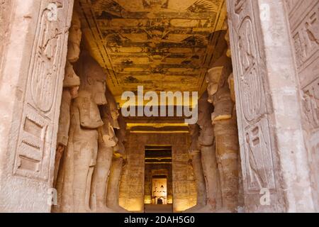 Intérieur du temple Abu Simbel, site classé au patrimoine mondial de l'UNESCO, gouvernorat d'Assouan, Égypte Banque D'Images