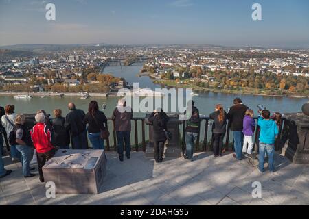 Géographie / Voyage, Allemagne, Rhénanie-Palatinat, Koblenz, vue de la forteresse Ehrenbreitstein à, droits-supplémentaires-dégagement-Info-non-disponible Banque D'Images