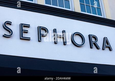 Perrysburg, États-Unis. 12 novembre 2020. Logo Sephora vu dans l'un de leurs magasins. Crédit : SOPA Images Limited/Alamy Live News Banque D'Images