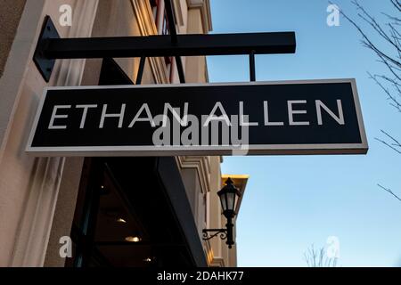 Perrysburg, États-Unis. 12 novembre 2020. Logo Ethan Allen vu dans l'un de leurs magasins. Crédit : SOPA Images Limited/Alamy Live News Banque D'Images