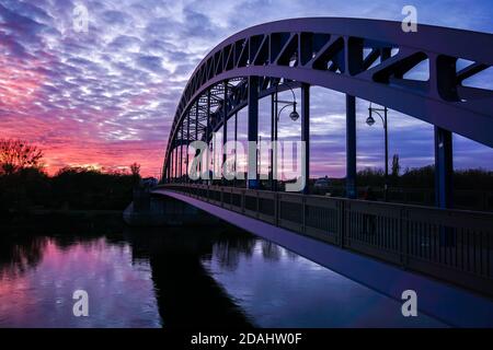 Le Starbridge (appelé Sternbrücke) à Magdebourg, en Allemagne Banque D'Images