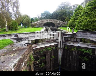 British Canal System -branche Glasson du canal de Lancaster, Angleterre, Royaume-Uni ------- Glasson Top, 1er pont et écluse i,n septembre 2020. Banque D'Images