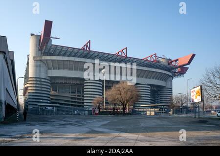 Stade Giuseppe Meazza (San Siro) - attractions de Milan, construit dans le style architectural du brutalisme en 1925. Banque D'Images