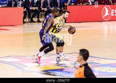 Leo Westermann de Fenerbahce Beko Istambul et Cory Higgins de FC Barcelone pendant la Turkish Airlines EuroLeague basketball / LM Banque D'Images