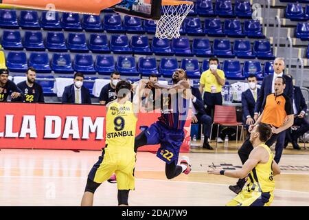 Cory Higgins du FC Barcelone et Leo Westermann de Fenerbahce Beko Istambul pendant la Turkish Airlines EuroLeague basketball / LM Banque D'Images