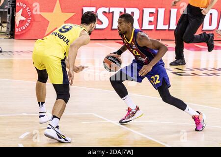 Cory Higgins du FC Barcelone et Leo Westermann de Fenerbahce Beko Istambul pendant la Turkish Airlines EuroLeague basketball / LM Banque D'Images