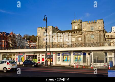 L'hôtel Castle Mona sur la promenade Douglas, île de Man Banque D'Images