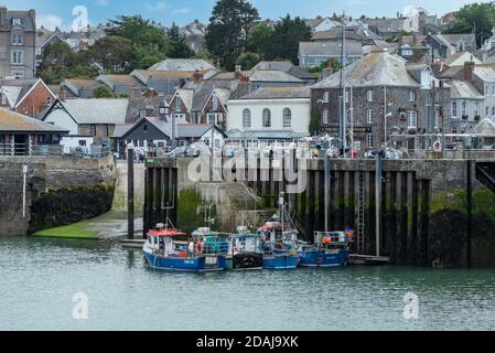 Bateaux dans le port de Padstow, Padstow, Cornwall, Royaume-Uni Banque D'Images