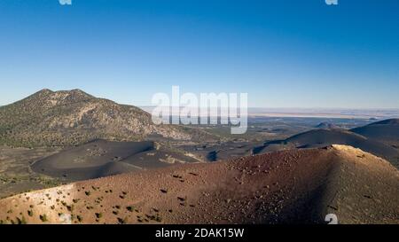 Vue sur le Sunset Crater et ses environs dans le comté de Coconino Arizona Banque D'Images