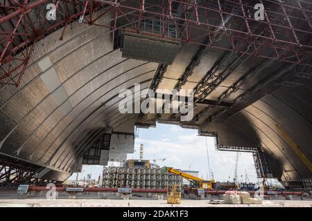 TCHERNOBYL, UKRAINE - 26 avril 2015 : centrale nucléaire de Tchernobyl. Arc de Tchernobyl. Nouveau confinement sûr de Tchernobyl. Banque D'Images