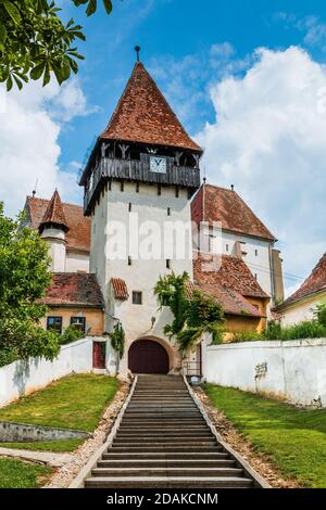 Bazna, Transylvanie, Roumanie. Église saxonne fortifiée de Bazna. Banque D'Images