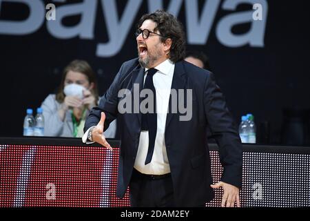 Munich, Allemagne. 13 novembre 2020. Andrea Trinchieri, entraîneur (FCB), Gesture, donne des instructions, Basketball EuroLeague/8th match day. FC Bayern Munich-Valencia basket Club le 13 novembre 2020, AUDIDM E. | usage dans le monde crédit: dpa/Alamy Live News Banque D'Images