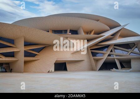 Vue du coucher de soleil au Qatar National Museum Banque D'Images