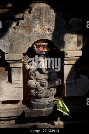 Pierre scultpure de la déité du dieu éléphant hindou Ganesh, Ubud, Bali, Indonésie Banque D'Images