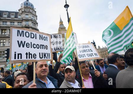 Une manifestation contre la visite d'État des premiers ministres indiens Narendra Modi en Grande-Bretagne. Parliament Square, Westminster, Londres, Royaume-Uni. 12 novembre 2015 Banque D'Images