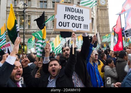 Une manifestation contre la visite d'État des premiers ministres indiens Narendra Modi en Grande-Bretagne. Parliament Square, Westminster, Londres, Royaume-Uni. 12 novembre 2015 Banque D'Images