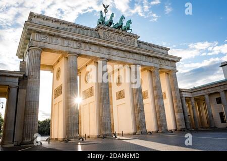 brandburg porte berlin allemagne pendant le coucher du soleil Banque D'Images