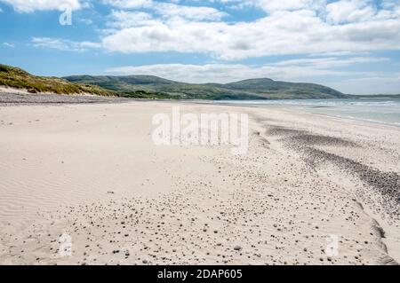 Vue sud le long de Traigh Eais ou Traigh UAIS dans le nord de Barra, Hébrides extérieures. Banque D'Images