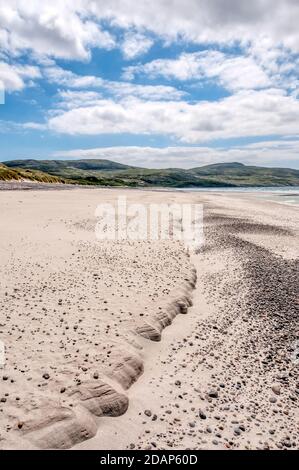 Vue sud le long de Traigh Eais ou Traigh UAIS dans le nord de Barra, Hébrides extérieures. Banque D'Images